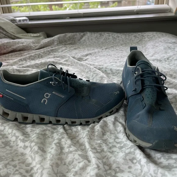 ON cloud shoes - Picture 3 of 4